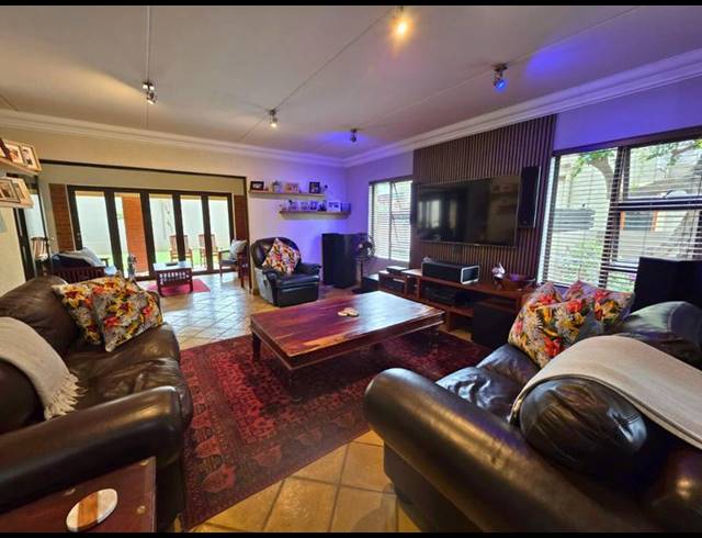 4 BEDROOM CLUSTER FOR SALE IN GLEN MARAIS